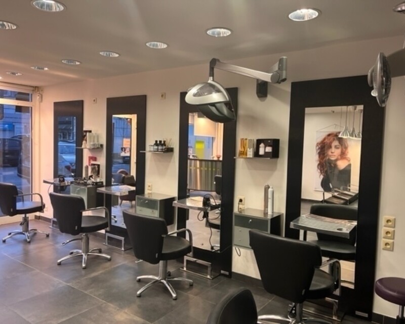 Salon de coiffure situé en centre-ville - Prix : 165 000 € - Img 6856