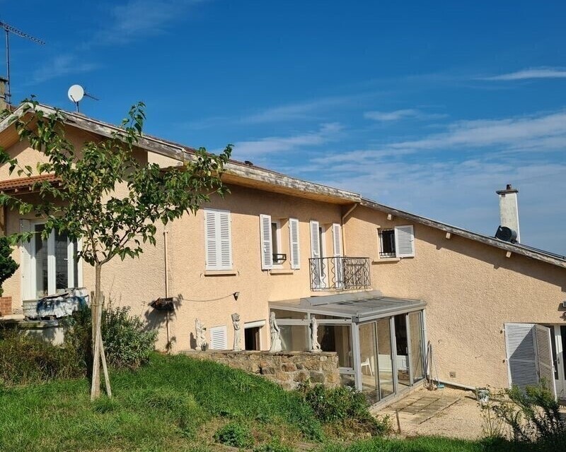 8 km de Cordelle Maison atipyque  290 m² 5 ch jardin 460 m² - 0ca22972c61281c14c8b5069d7efdda26abbbf2e