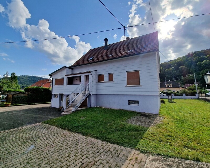 Charmante maison avec piscine et dépendance - 000