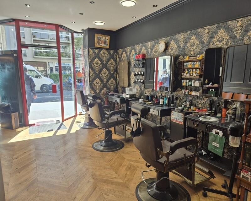 Fonds de commerce salon de coiffure à vendre 75015 - 20240423 133757