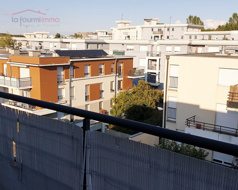 F2 de 45m² vendu loué - Vue du balcon