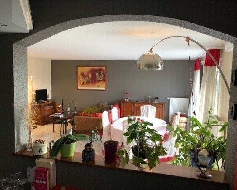 Dernier étage : Duplex F5/105 m² (ascenseur, balcon, cave, garage) - Rue virgile   de la cuisine vers le séjour 20220121