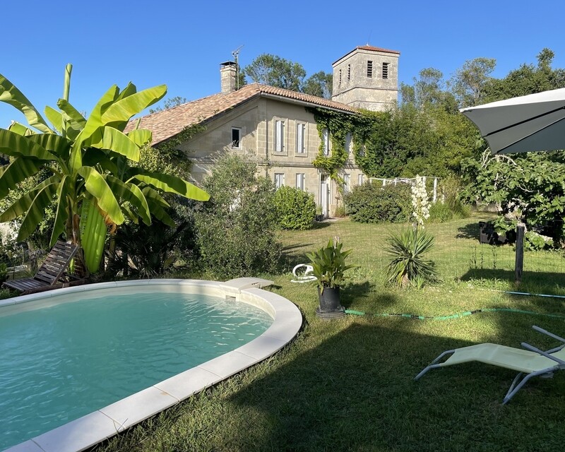 Maison pierres 187 m2  jardin piscine +studio à louer - Maison et piscine 187 m2 13082024