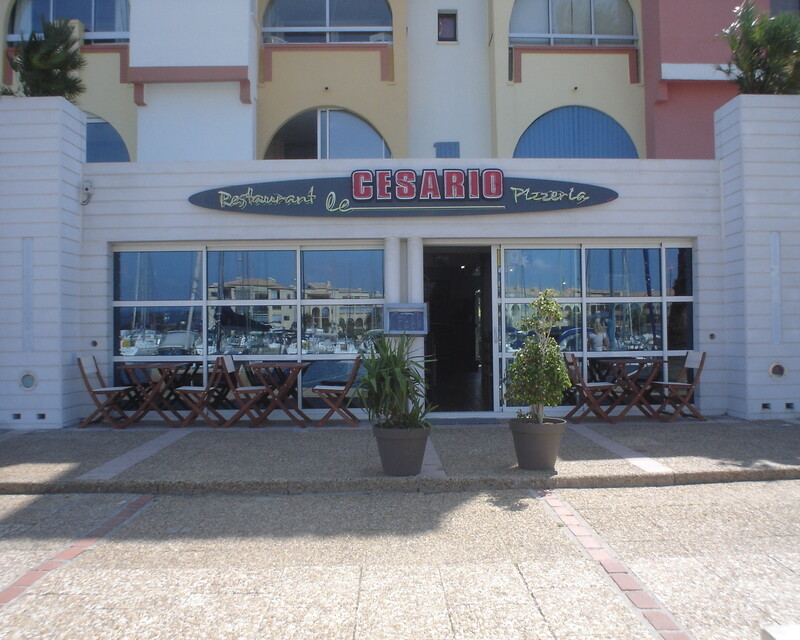  pizzeria « le cezario « 150m2 CA 400k€ - Devanture 