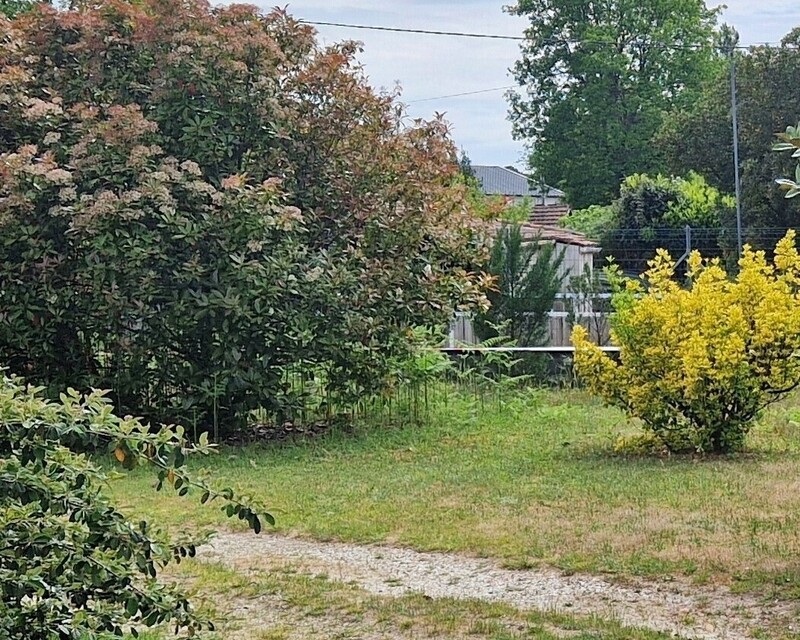 Terrain à bâtir centre ville - 7 jardin 25 06