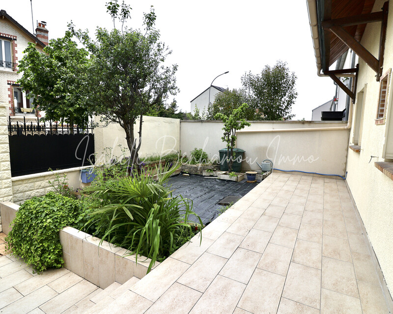 Le Perreux sur marne, Villa familiale récente avec jardin et garage - Avant de la maison