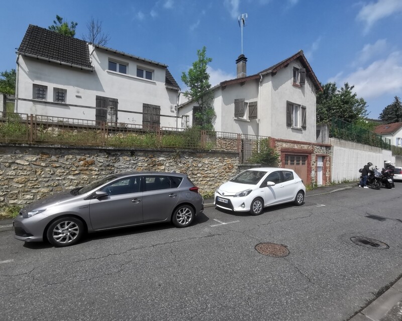 Deux maisons sur un terrain de 650m2 - Img 20240522 120648