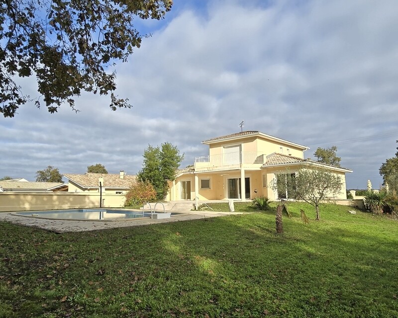 Grande villa familiale avec piscine - 20241031 103226