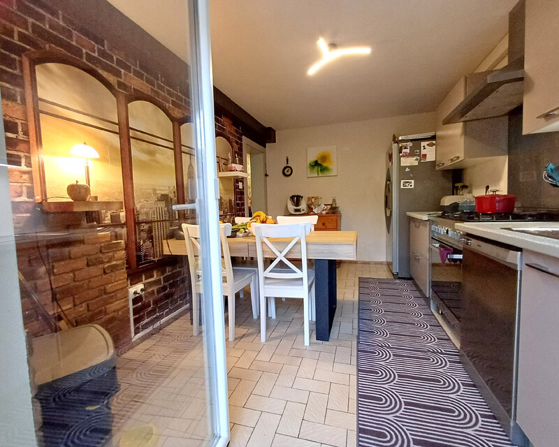 Vends à Waldwisse une maison de village 145 m2 avec terrasse - Cuisine1