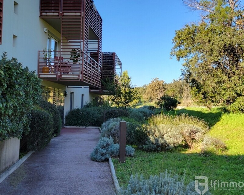 3 pièces au dernier étage avec toit terrasse - 1000009919