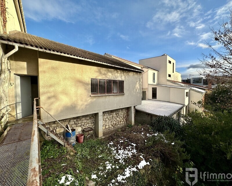 Montreuil- Centre ville/Eglise- Garage- 90m2- Terrain 312m2 - Img 9493