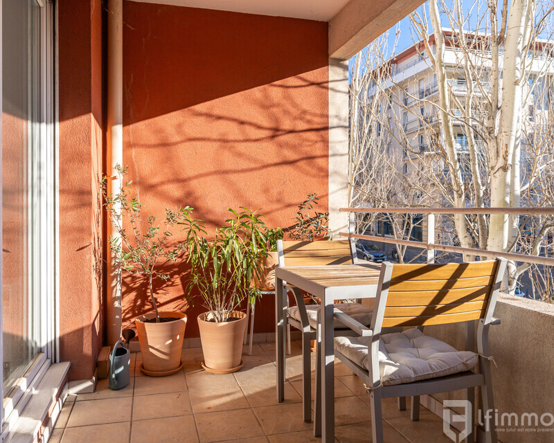 Aix-en Provence - Beau T4 de 86m2+balcon+garage - 95 avenue de perouse-13