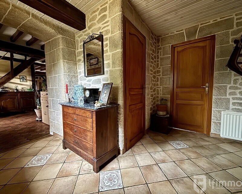 À vendre à Saint-Luperce – Authentique longère de 180 m² - Img 4090